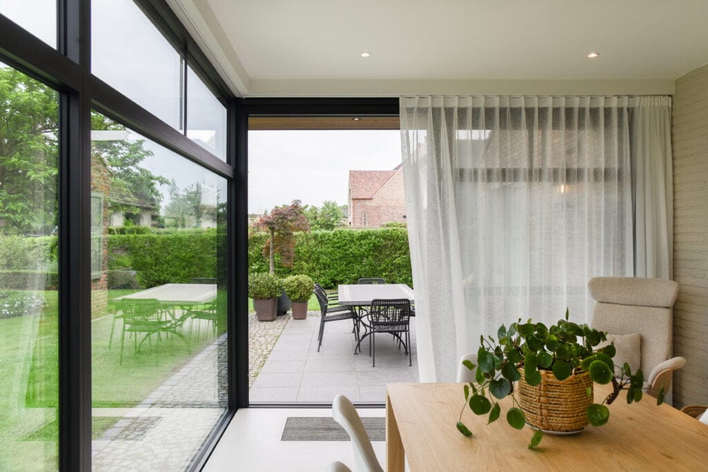 Uitbreiding met alu schrijnwerk